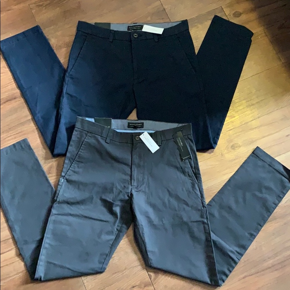 Banana Republic Men’s Chinos- 2 Pairs